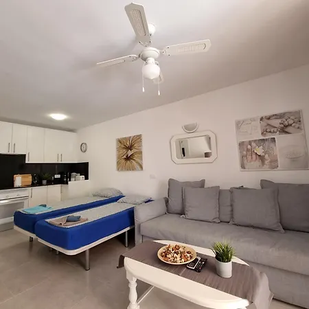Apartment First Sealine Studio No 2 Close To And Sea, Terrace, Heated Pool, Wifi *