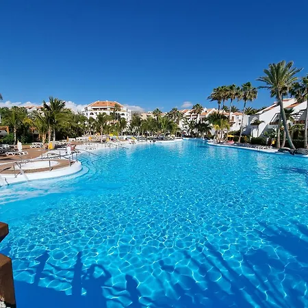 First Sealine Studio No 2 Close To And Sea, Terrace, Heated Pool, Wifi Apartment *