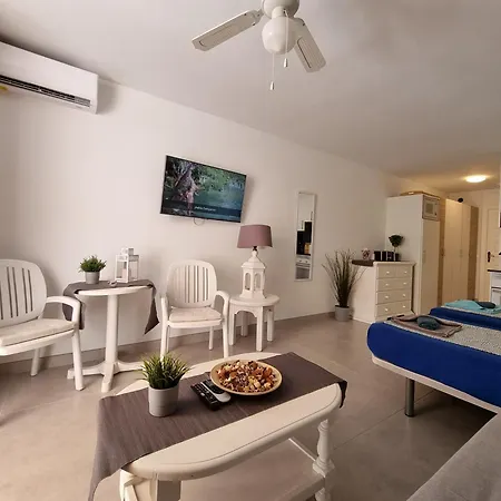 First Sealine Studio No 2 Close To And Sea, Terrace, Heated Pool, Wifi * Playa de las Americas (Tenerife)