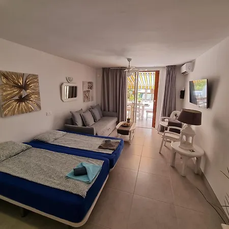 アパート First Sealine Studio No 2 Close To And Sea, Terrace, Heated Pool, Wifi *